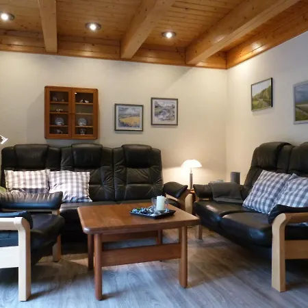 Familie Heisch - Gemuetliches Mit Terrasse Und Strandkorb